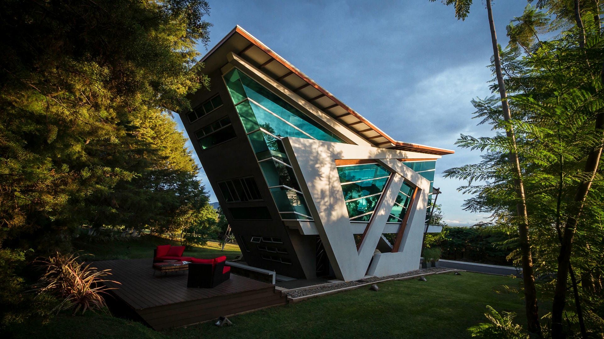 Alianz Loft - amazing architecture on the top of the world