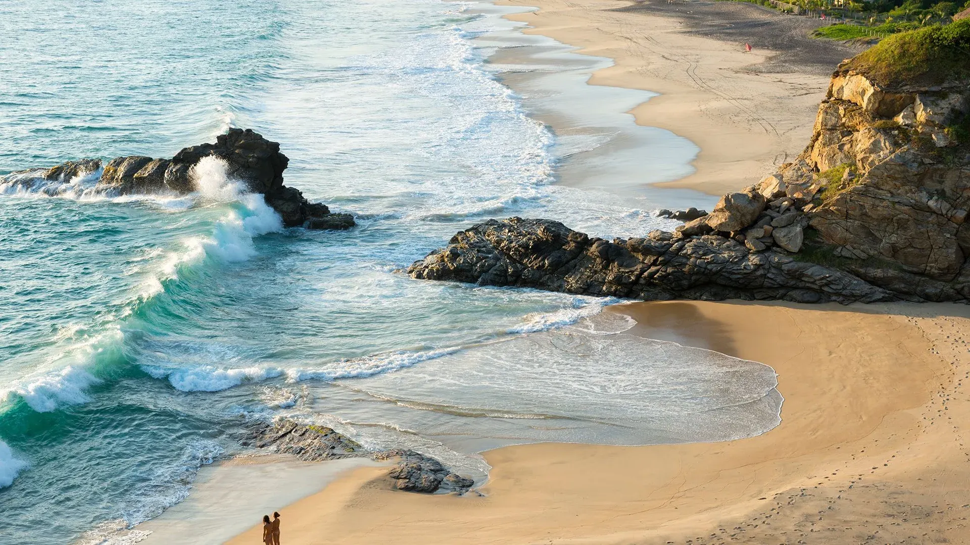 Casa_Altanera_Unique_Beachfront_Private_Luxury_Villa_Great_Design_Puerto_Escondido_Mexico-_What To_See.webp