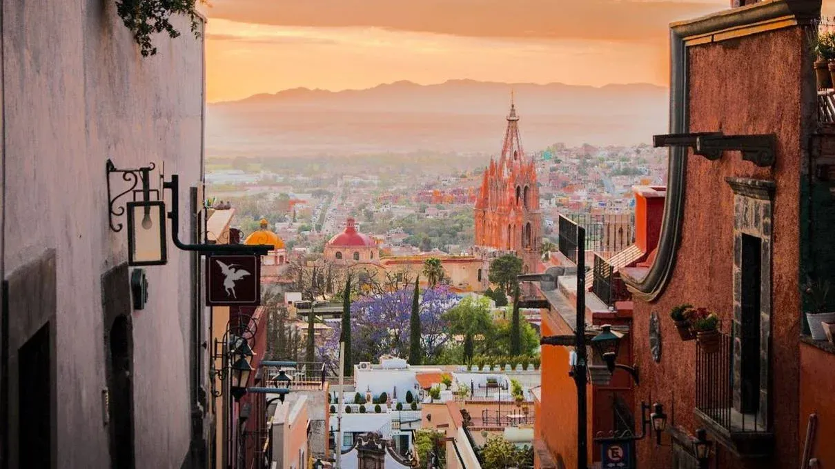 Casa_Eterea_Unique_Volcano_Home_Couples_Crystal_Villas_Casas_San_Miguel_Allende_Mexico_What_To_See.webp