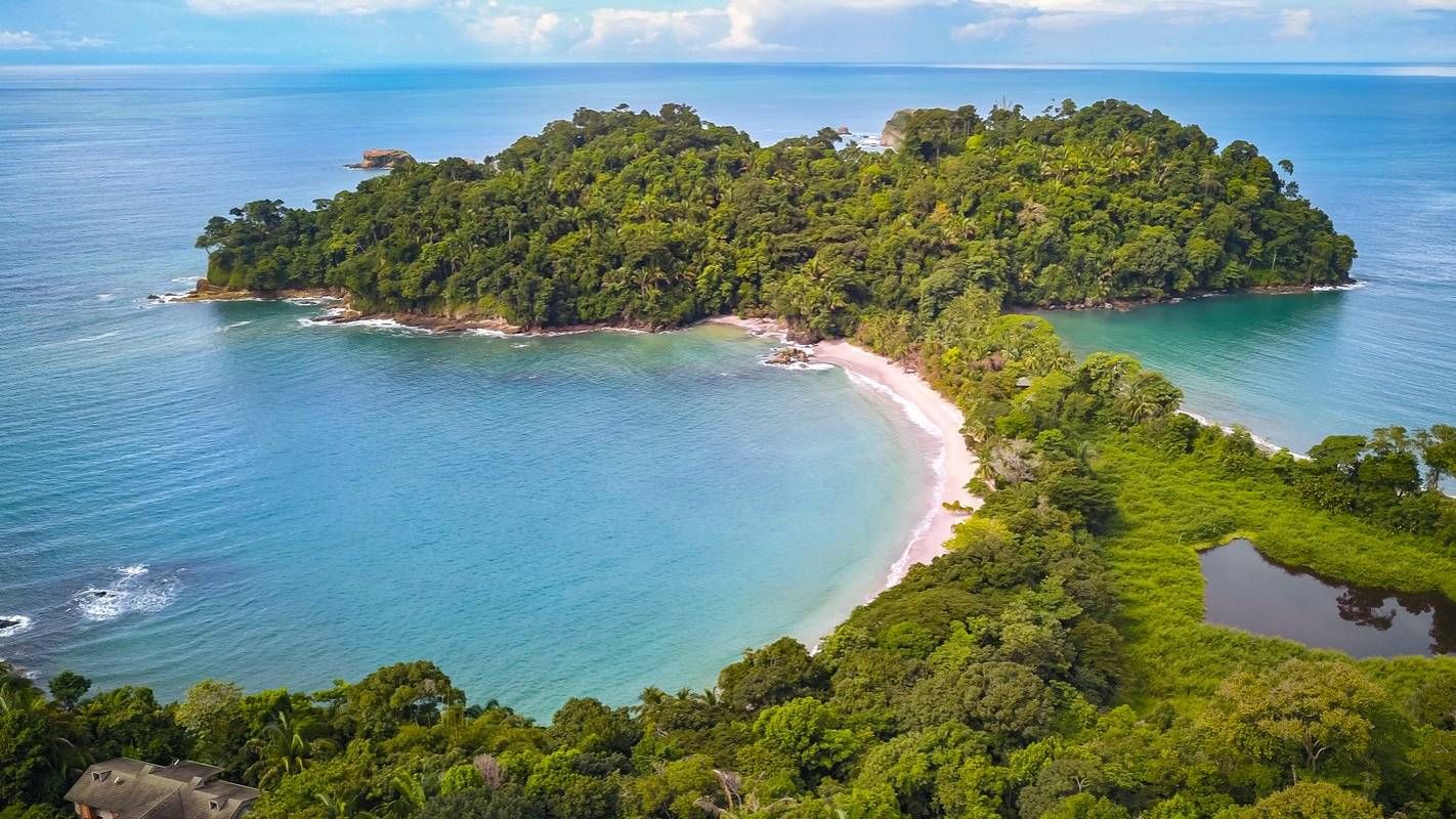 Green_Moon_Lodge_Rarest_Stay_Unusual_Jungle_Area_Made_For_Couples_Puntarenas_Province_Costa_Rica_What_To_See.jpg