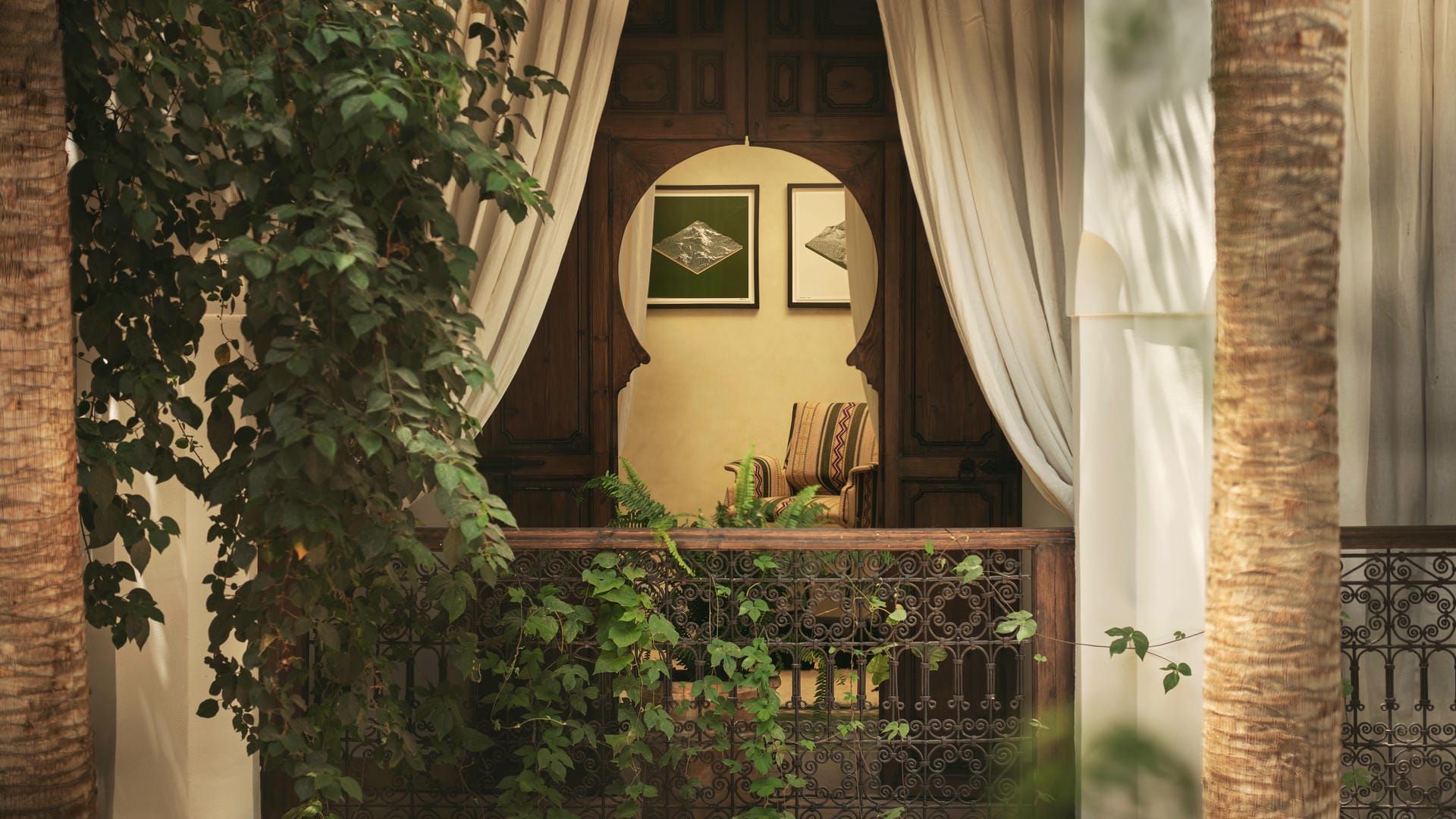 IZZA_Marrakech_Unique_Art_Gallery_Museum_NFT_WEB_Crypto_Word_Amazing_Design_Morocco_F_143c455b43.jpg
