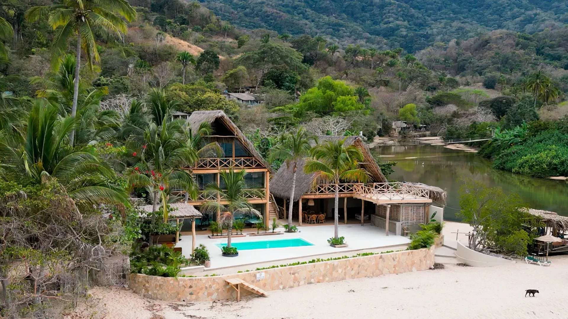 Mixto Beach Retreat