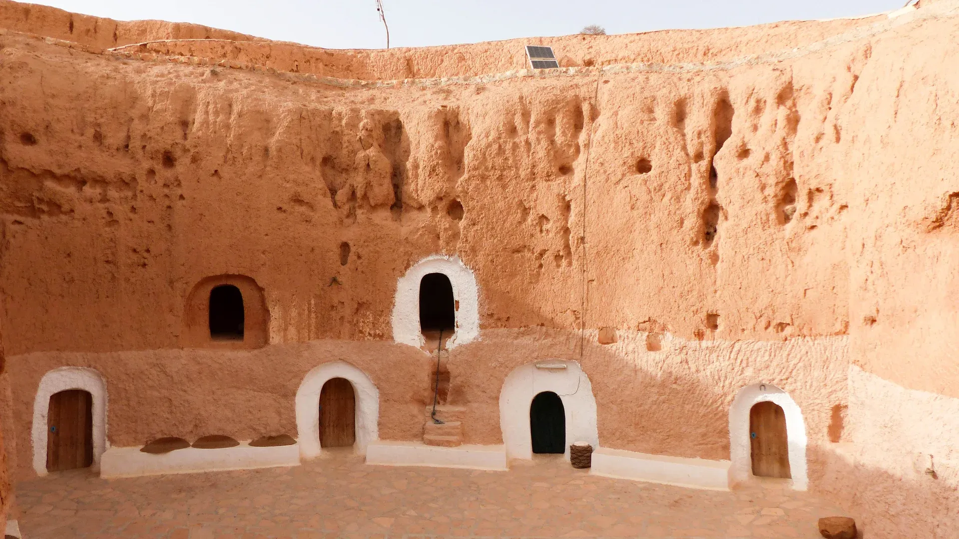 Sidi_Idriss_Unique_Troglodyte_Cave_Homes_Star_Wars_Film_Location_Desert_Area_Tatooine_Matmata_Tunisia_What_To_See.webp